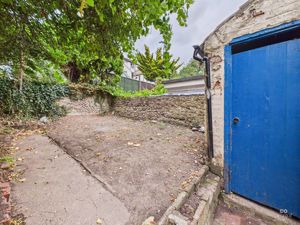 GARDEN- click for photo gallery